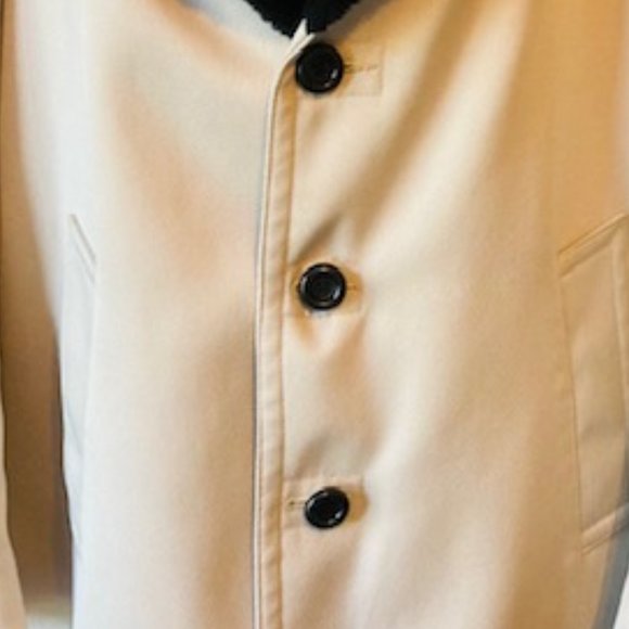 Coat - Picture 4 of 10